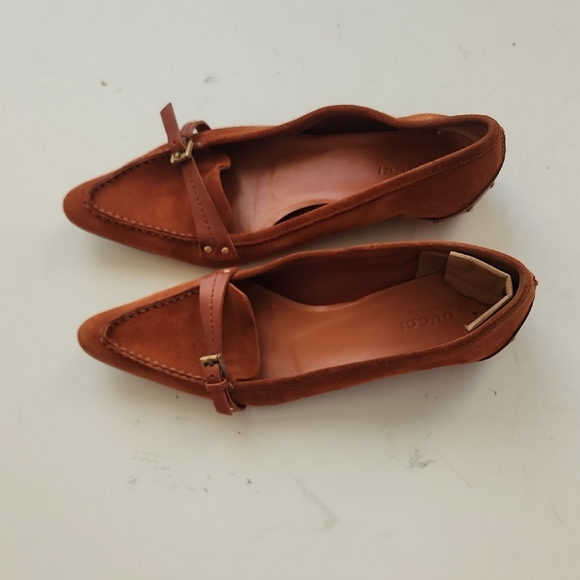 Gucci Women's Brown Suede Loafers with Strap - Picture 2 of 8